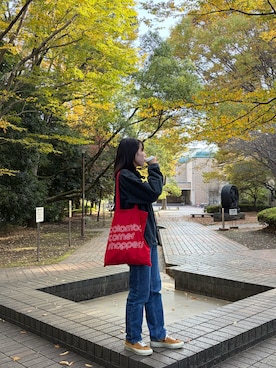 「アイテム（スニーカー、イエロー系）」を使った、はんみさん（レディース・157cm）の秋コーディネート