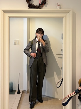 「アイテム（ネクタイ、グリーン系）」を使った、はんみさん（レディース・157cm）の春コーディネート