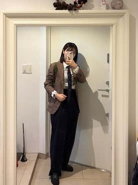 「アイテム（ネクタイ）」を使った、はんみさん（レディース・157cm）の秋コーディネート