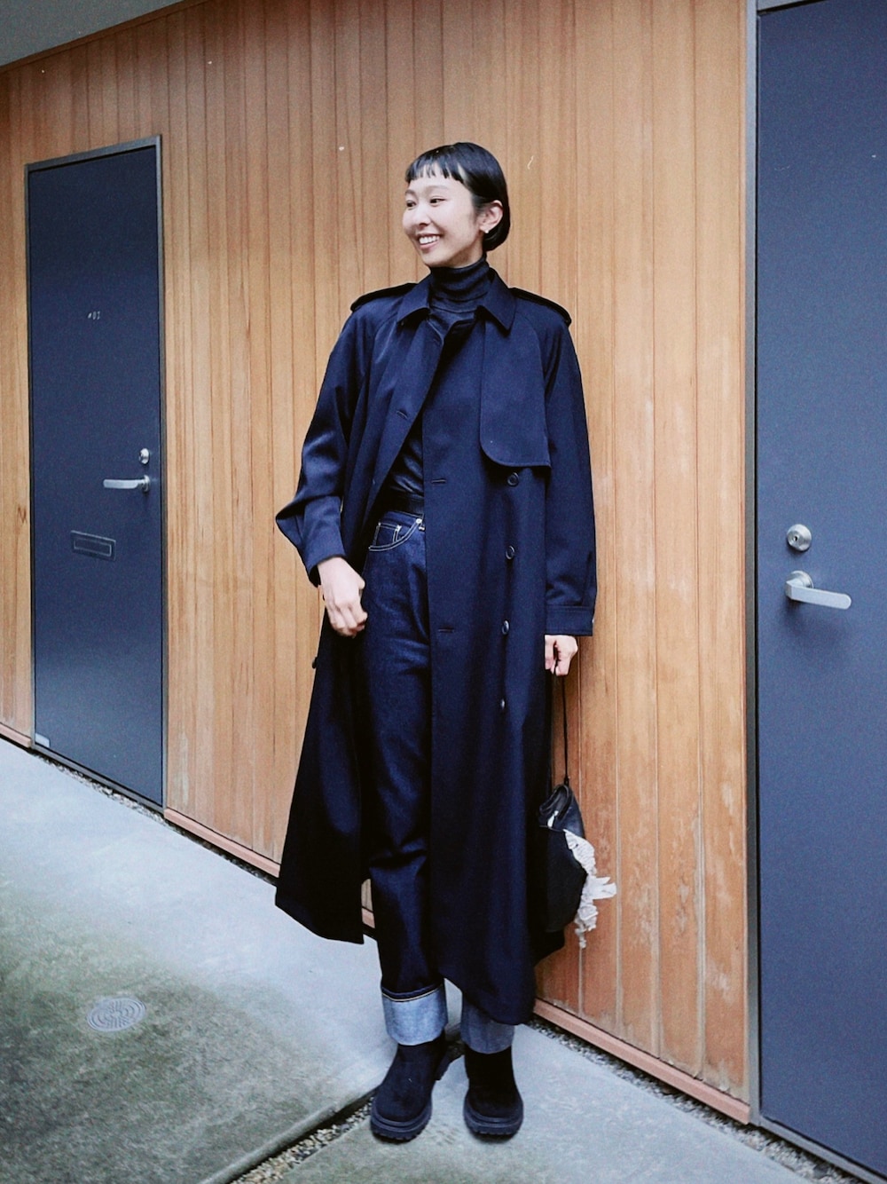 mina perhonenのトレンチコートを使った人気ファッション