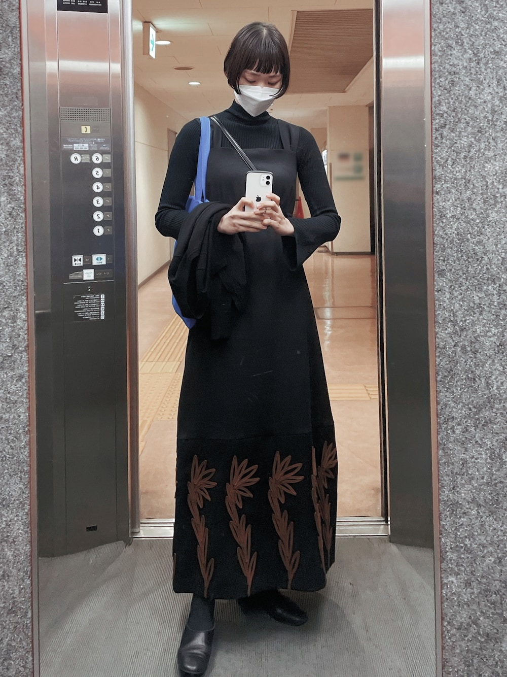 「休日スタイル、オトナカジュアル、ラクチンコーデ、ootd、オトナ女子、ロングスカート、キレイめ、モノトーン、ワンピース、高身長女子」｜「UNIQLOのアイテム（トップス、ブラック系）」を使った、hoyanさん（レディース・174cm）の春コーディネートの1枚目の写真