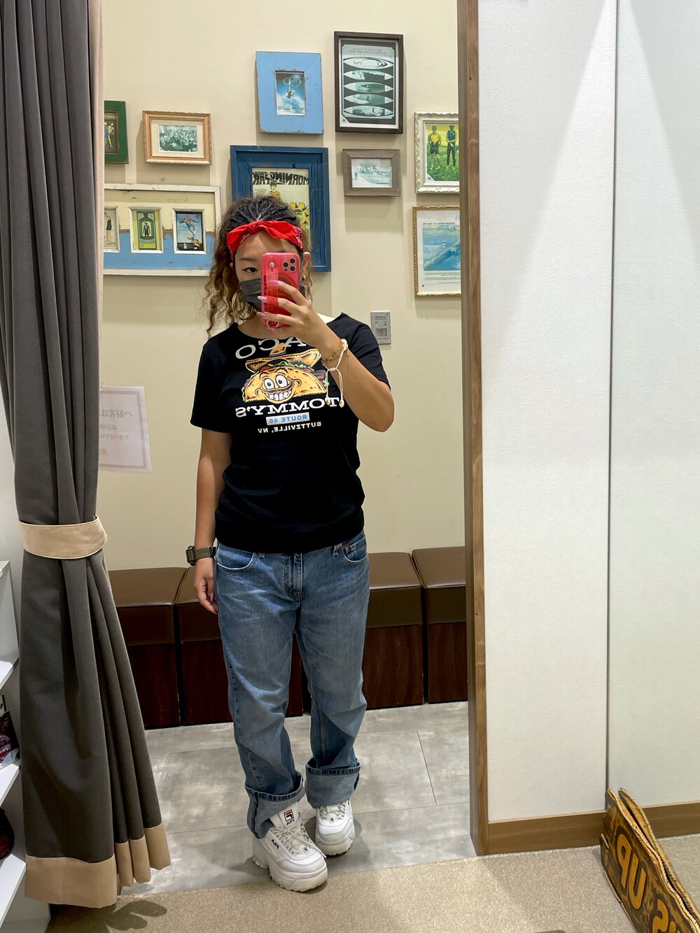 「リメイク、Tシャツ」｜「ELEMENTのELEMENT/エレメント  ルーズシルエット  バックプリント Ｔシャツ  BB023-299（Tシャツ/カットソー、ブラック系）」を使った、ミクさん（レディース・162cm）の秋コーディネートの1枚目の写真
