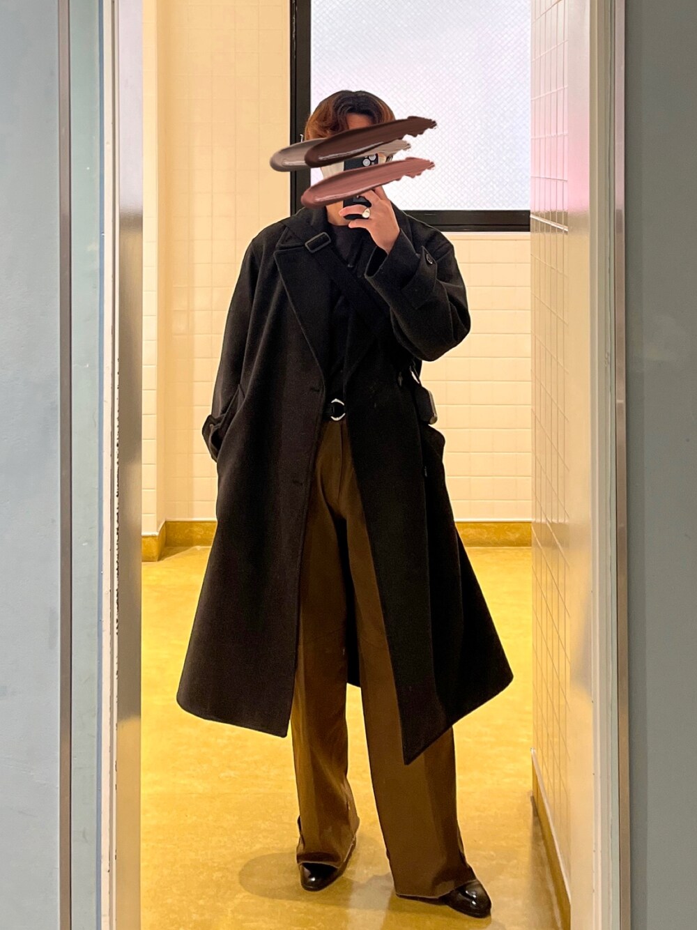 「ロングコート、大人カジュアル、カジュアルコーデ、お洒落さんとつながりたい、大人コーデ、休日コーデ、今日のコーデ、ootd、ユニクロ、UNIQLO、ブラウン、カーゴパンツ、HARUTA、タックイン、チャコールグレー」｜「WYM LIDNMのSMOOTH MELANGE WRAP COAT（その他アウター、グレー系）」を使った、takumaさん（メンズ・179cm）の春コーディネートの1枚目の写真