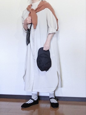 「肩掛け」｜「アイテム（シャツワンピース）」を使った、さやかさん（レディース・153cm）の春コーディネート