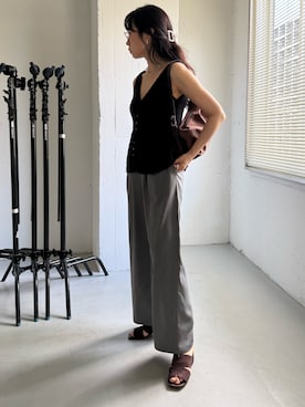 「URBAN RESEARCH DOORS（アーバンリサーチドアーズ）の『UR TECH』完声/涼ギャザーワイドパンツ（Pants、グレー系）」を使った、harunaさん（レディース・164cm）の春コーディネート