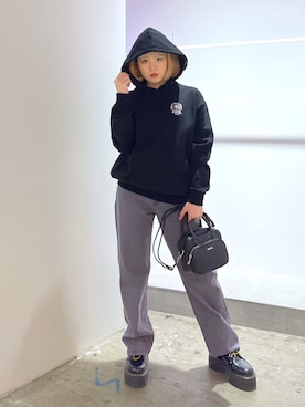 X-girlのデニムパンツ（パープル系）を使った人気ファッション