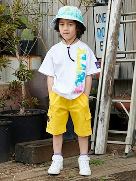 「アイテム（カーゴパンツ、イエロー系）」を使った、X-girl STAGES・XLARGE KIDSさん（キッズ・113cm）の春コーディネート