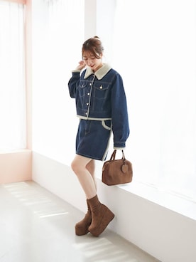 「アイテム（ボストンバッグ、ブラウン系）」を使った、マジェスティックレゴン池袋サンシャインシティ店スタッフさん（レディース・155cm）の秋コーディネート
