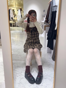 「アイテム（ジャンパースカート）」を使った、マジェスティックレゴン名古屋近鉄店スタッフさん（レディース・155cm）の秋コーディネート