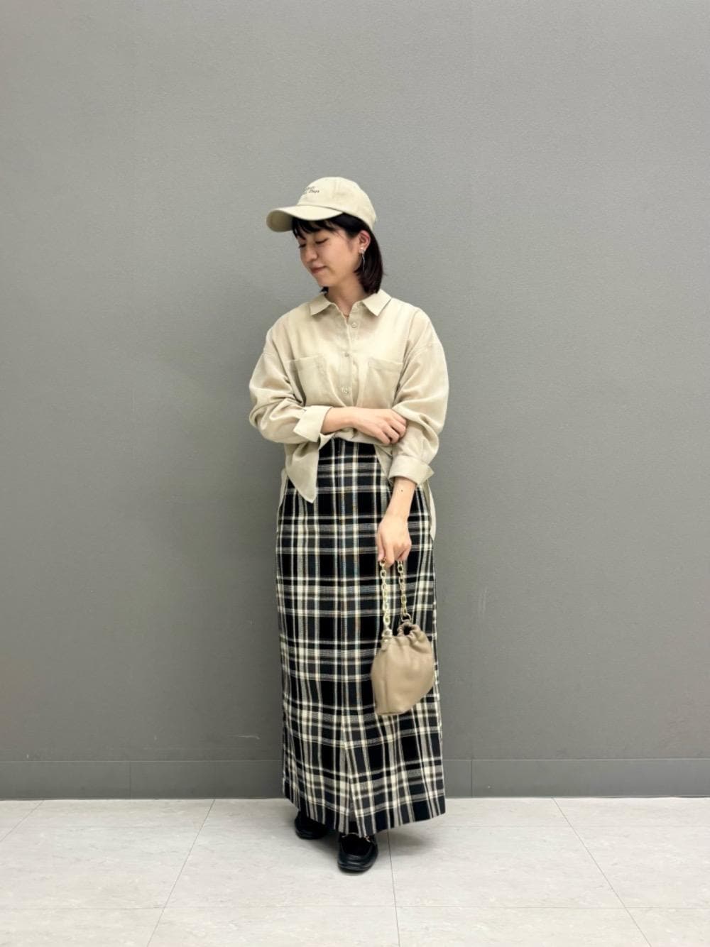 「休日、晴れ、暖かい、女子会、雨、le.coeur blanc、お仕事、曇り、ルクールブラン、横浜ジョイナス」｜「le.coeur blancのAULENTTIギャザー2WAYショルダー（ショルダーバッグ、ベージュ系）」を使った、horiさん（レディース・153cm）の春コーディネートの1枚目の写真