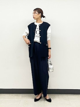 「アイテム（ベスト、ブルー系）」を使った、上田さん（レディース・173cm）の秋コーディネート