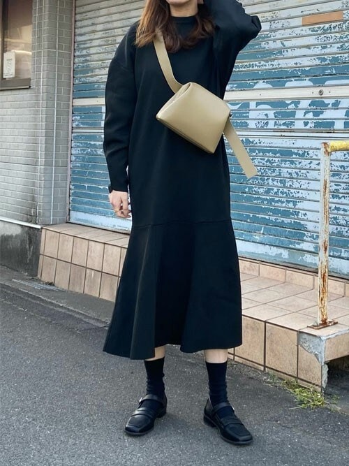 amiami_official（AmiAmi）｜AmiAmiのローファーを使ったコーディネート - WEAR