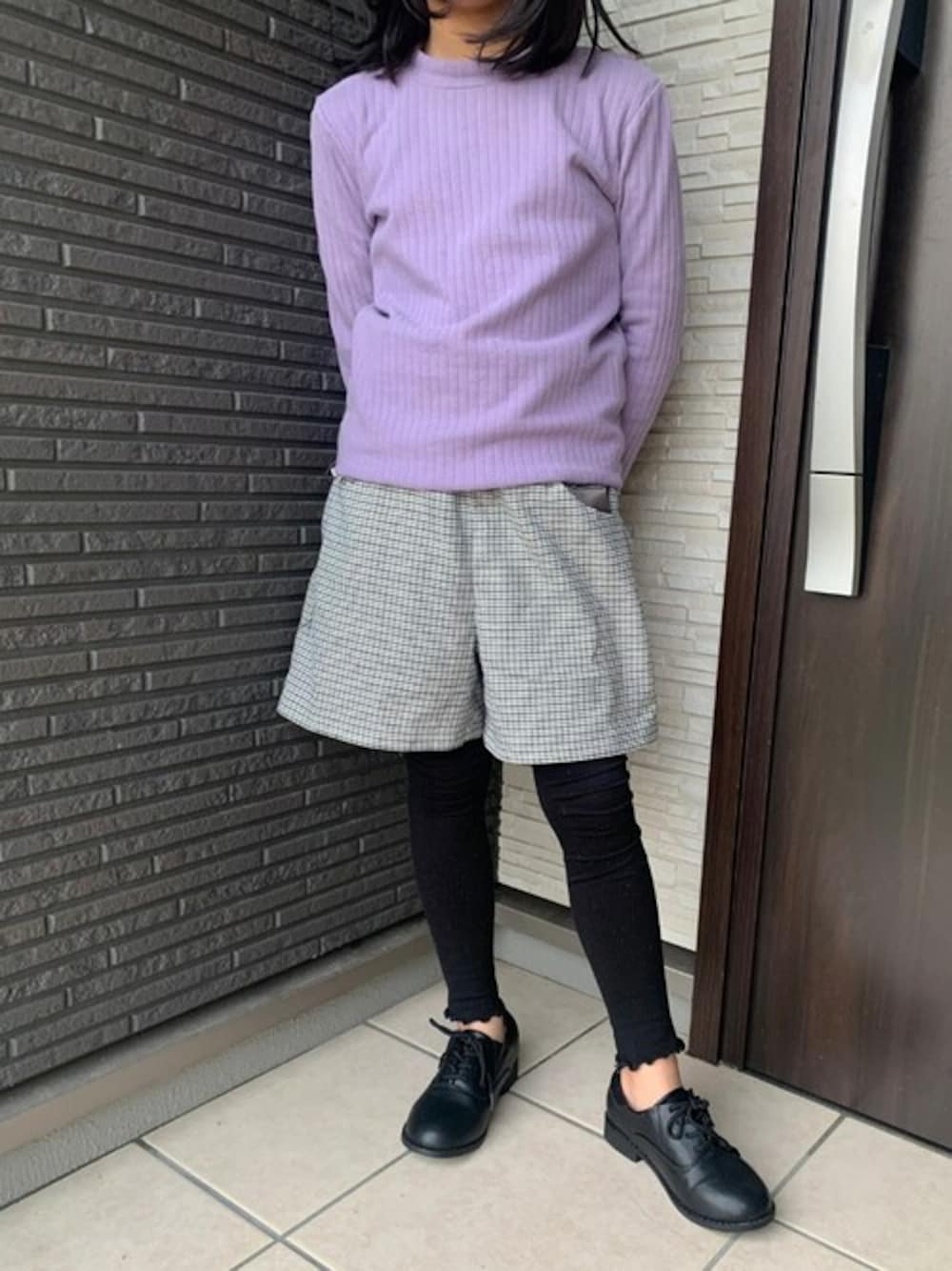「カジュアル、ブラック、ローファー、レースアップシューズ、フォーマル、キッズコーデ、小学生」｜「AmiAmiのキッズレースアップシューズ/フォーマル（その他シューズ、ブラック系）」を使った、amiami_officialさん（キッズ・124cm）の夏コーディネートの1枚目の写真