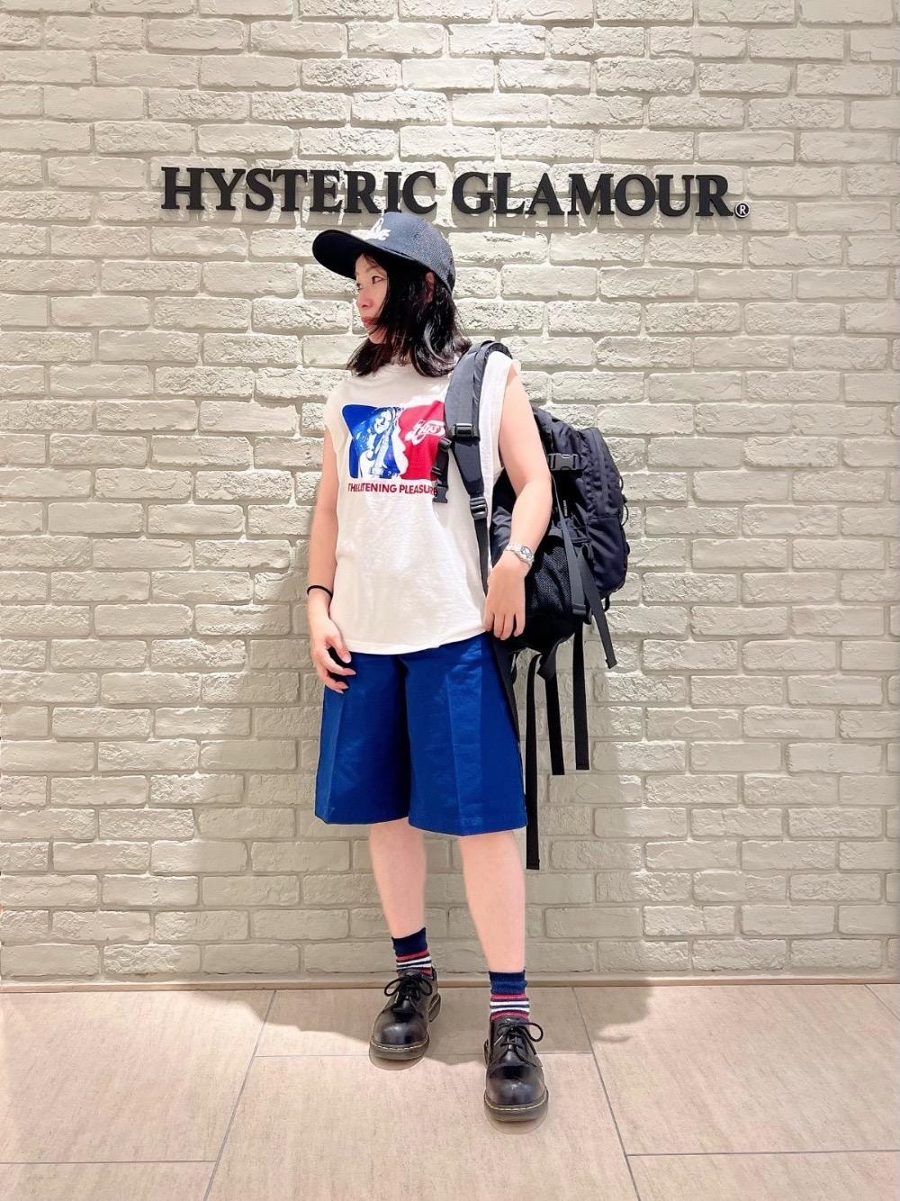 「バックパック、ハーフパンツ、タンクトップ、ワークパンツ、メッシュキャップ、ヒステリックグラマー、HYSTERIC GLAMOUR」｜「HYSTERIC GLAMOURのコーデュラ バッグパック（バックパック/リュック、ブラック系）」を使った、SUZUKIさん（レディース・150cm）の夏コーディネートの1枚目の写真