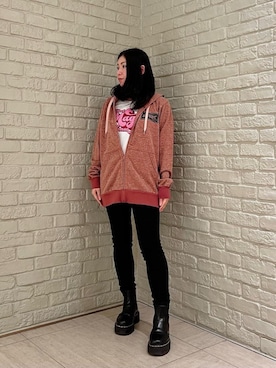 「HYSTERIC GLAMOUR（ヒステリックグラマー）のBLACK MAGIC WOMAN チビTシャツ（Tシャツ/カットソー）」を使った、SUZUKIさん（レディース・150cm）の冬コーディネート