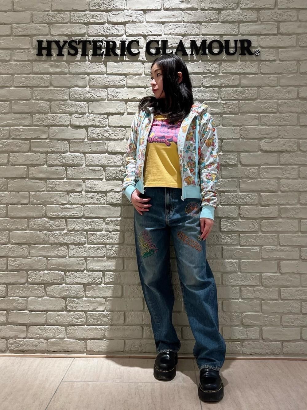 ヒステリックグラマー FIRE BEAR DREAM柄 ショート丈パーカー HYSTERIC GLAMOUR（ヒステリックグラマー）の「FIRE BEAR DREAM
