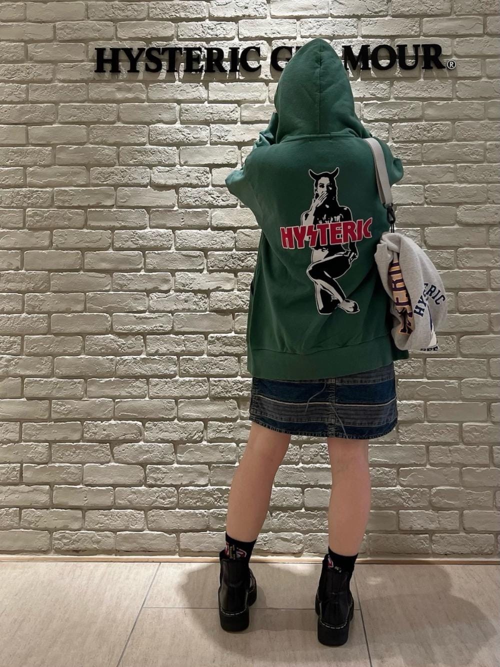 COLLEEGE COLLAGE スウェットショルダーバッグを使った人気