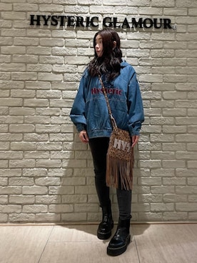 「HYSTERIC GLAMOUR（ヒステリックグラマー）のロゴスタッズ フリンジミニバッグ（ショルダーバッグ）」を使った、SUZUKIさん（レディース・150cm）の秋コーディネート