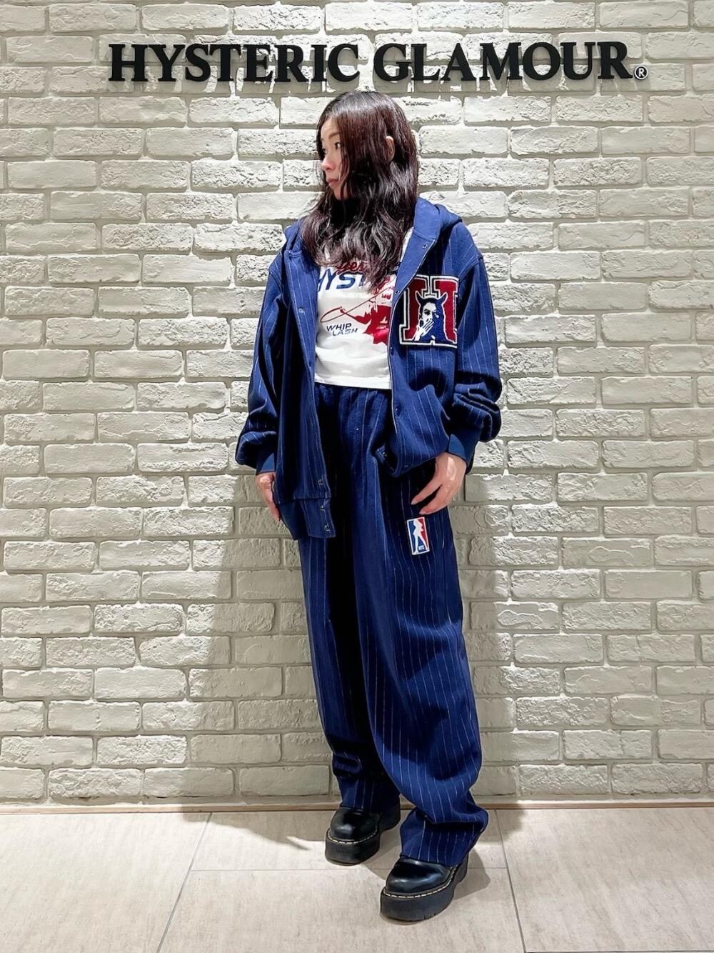 WHIP LASH ショート丈Tシャツを使った人気ファッションコーディネート