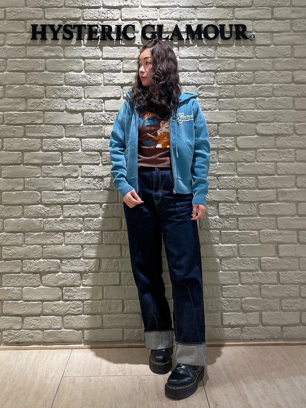 WHIP LASH ショート丈Tシャツを使った人気ファッションコーディネート