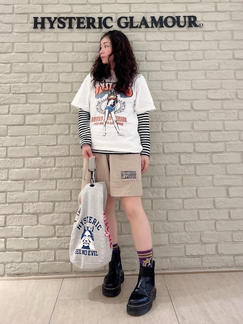 りりり様　ヒステリックグラマー BAD ASS MAMAオーバーサイズTシャツ HYSTERIC GLAMOUR（ヒステリックグラマー）の「BAD ASS MAMA オーバー