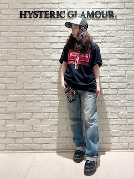 「HYSTERIC GLAMOUR（ヒステリックグラマー）のロゴスタッズ フラグメントケース（財布、ブラック系）」を使った、SUZUKIさん（レディース・150cm）の春コーディネート