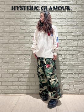 「HYSTERIC GLAMOUR（ヒステリックグラマー）のGUITAR GIRL HG ヘンリーネックスウェット（Tシャツ/カットソー、ホワイト系）」を使った、SUZUKIさん（レディース・150cm）の秋コーディネート