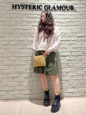 「HYSTERIC GLAMOUR（ヒステリックグラマー）のGUITAR GIRL スケーターソックス（ソックス/靴下、イエロー系）」を使った、SUZUKIさん（レディース・150cm）の秋コーディネート