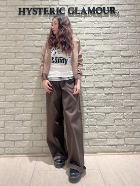 「HYSTERIC GLAMOUR（ヒステリックグラマー）のQUEEN SIZE CANDY チビTシャツ（Tシャツ/カットソー、ホワイト系）」を使った、SUZUKIさん（レディース・150cm）の秋コーディネート