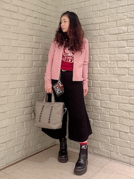 「HYSTERIC GLAMOUR（ヒステリックグラマー）のニーダーツデニムハーフパンツ（デニムパンツ、ブラック系）」を使った、SUZUKIさん（レディース・150cm）の秋コーディネート