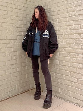 「HYSTERIC GLAMOUR（ヒステリックグラマー）のスキニーデニムパンツ（デニムパンツ、ブラック系）」を使った、SUZUKIさん（レディース・150cm）の秋コーディネート