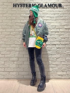 「HYSTERIC GLAMOUR（ヒステリックグラマー）のWEIRDO FROG 手編みサコッシュ（ショルダーバッグ、イエロー系）」を使った、SUZUKIさん（レディース・150cm）の秋コーディネート