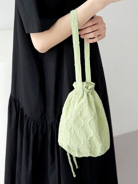 「アイテム（ハンドバッグ、グリーン系）」を使った、UNE MANSIONさん（レディース・162cm）の春コーディネート