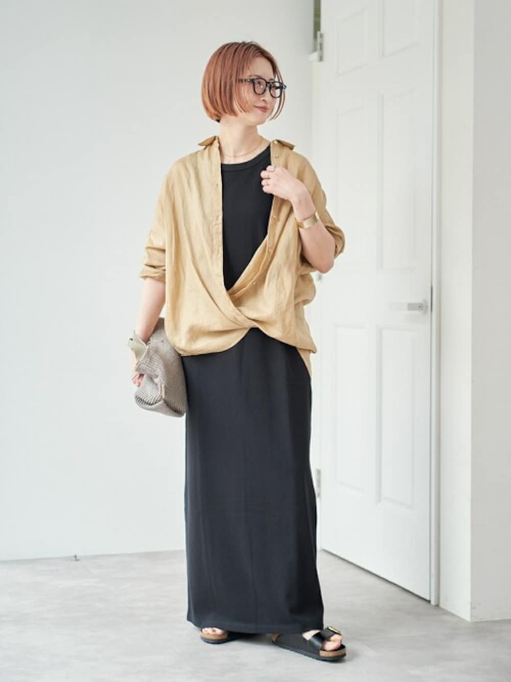 「ワンピース、リネン、夏コーデ、リネンシャツ、Spick & Span(Spick & Span)」｜「Spick & Spanの《追加2》天竺アメスリロングワンピース（ワンピース、ブラック系）」を使った、Yukoさん（レディース・160cm）の夏コーディネートの1枚目の写真