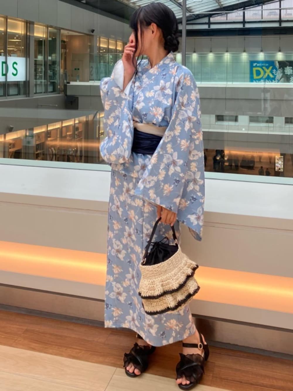 「ワンピ、仙台、浴衣、MAJESTIC LEGON、低身長、マジェスティックレゴン、祭り、エスパル仙台、骨格ストレート、推し活」｜「MAJESTIC LEGONの【お気に入り20000件超え/XLサイズあり】シアーフリルサンダル（サンダル、ブラック系）」を使った、マジェスティックレゴンエスパル仙台店スタッフさん（レディース・152cm）の春コーディネートの1枚目の写真