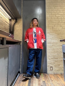 「アイテム（その他アウター、レッド系）」を使った、吉川修平さん（メンズ・175cm）の秋コーディネート