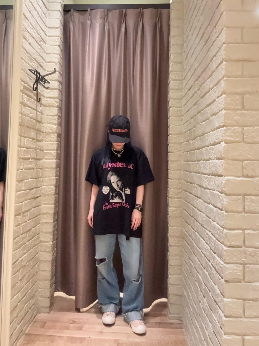 HYSTERIC GLAMOUR EROTIC CHICKSオーバーサイズT HYSTERIC GLAMOUR（ヒステリックグラマー）の「EROTIC CHICKS