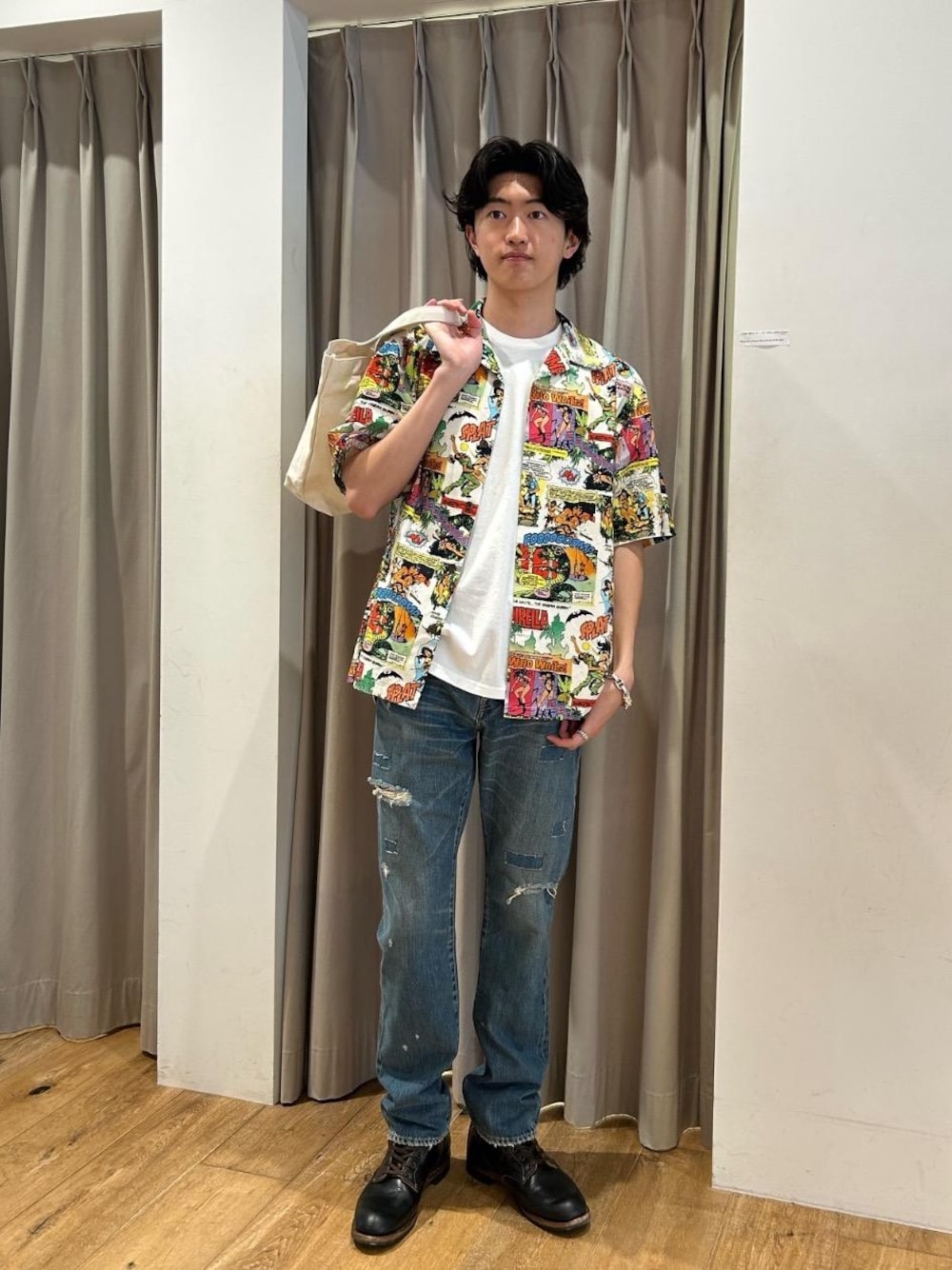 「コラボ、Tシャツ、ヒステリックグラマー、HYSTERIC GLAMOUR、シャツ 、デニム 」｜「HYSTERIC GLAMOURのスクエアウインドウリメイク スリムストレートデニムパンツ（デニムパンツ、ブルー系）」を使った、ta123456さん（メンズ・179cm）の夏コーディネートの1枚目の写真