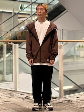 「417 EDIFICE（フォーワンセブンエディフィス）のアイテム（マウンテンパーカー）」を使った、417 officialさん（メンズ・167cm）の秋コーディネート