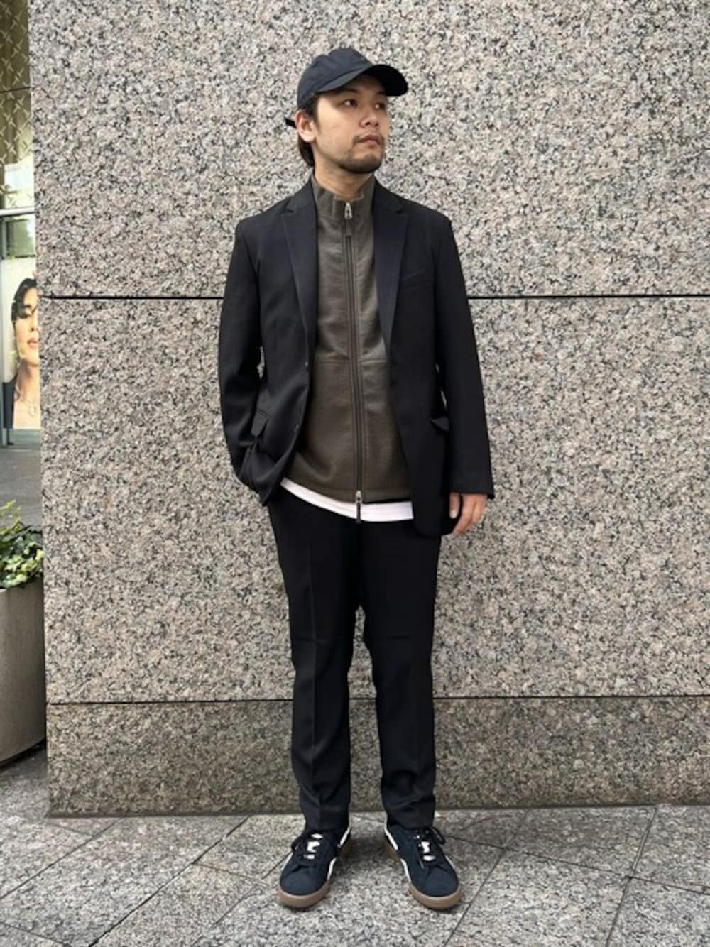 「セットアップ、大人カジュアル、ビジネススタイル、オンオフ兼用、きれいめカジュアル、シンプルコーデ、ジャケットスタイル、通勤コーデ、オフィススタイル、オフィスカジュアル」｜「417 EDIFICEの【ジャケット1点+パンツ1点の2点セット】ウーリッシュツイルセットアップ（セットアップ、ブラック系）」を使った、417 officialさん（メンズ・172cm）の秋コーディネートの1枚目の写真