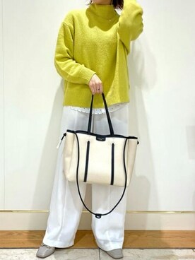 「オフホワイト」｜「アイテム（トートバッグ）」を使った、SamanthaThavasaさん（レディース・160cm）の冬コーディネート