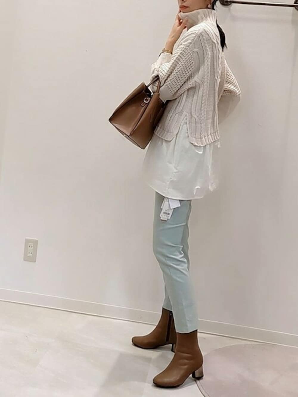 「レイヤードスタイル、大人カジュアル、ストレッチパンツ、キレイめ、大人コーデ、きれいめカジュアル、シンプルコーデ、春コーデ、高身長女子、173cm」｜「Bou Jeloudのレイヤード風ニットチュニック（ニット/セーター、ホワイト系）」を使った、Bou Jeloudさん（レディース・173cm）の春コーディネートの1枚目の写真
