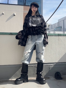 「PUNYUS（プニュズ）のダメージレギュラーデニムパンツ（デニムパンツ、ブルー系）」を使った、PUNYUS  さん（レディース・155cm）の秋コーディネート
