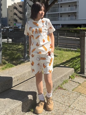 「PUNYUS（プニュズ）の【新サイズ】フード総柄スウェットショートパンツ（PAN)（スウェットパンツ、ベージュ系）」を使った、PUNYUS  さん（レディース・160cm）の春コーディネート