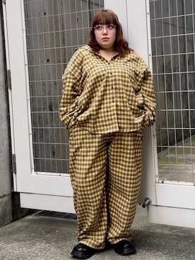 「アイテム（パンツ、イエロー系）」を使った、PUNYUS  さん（レディース・158cm）の秋コーディネート