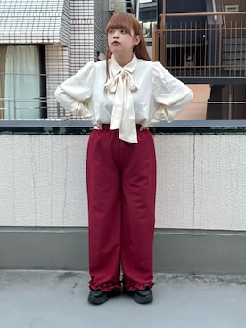 「アイテム（スラックス、レッド系）」を使った、PUNYUS  さん（レディース・159cm）の秋コーディネート