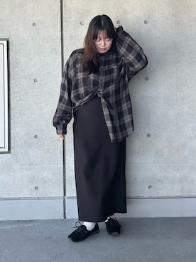 「PUNYUS（プニュズ）のバックスリットロングスカート（スカート、ブラック系）」を使った、PUNYUS  さん（レディース・155cm）の秋コーディネート
