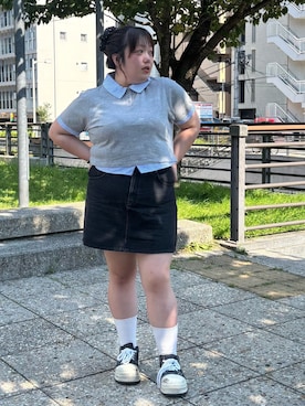 「PUNYUS（プニュズ）の台形デニムミニスカート（デニムスカート、ブラック系）」を使った、PUNYUS  さん（レディース・163cm）の夏コーディネート
