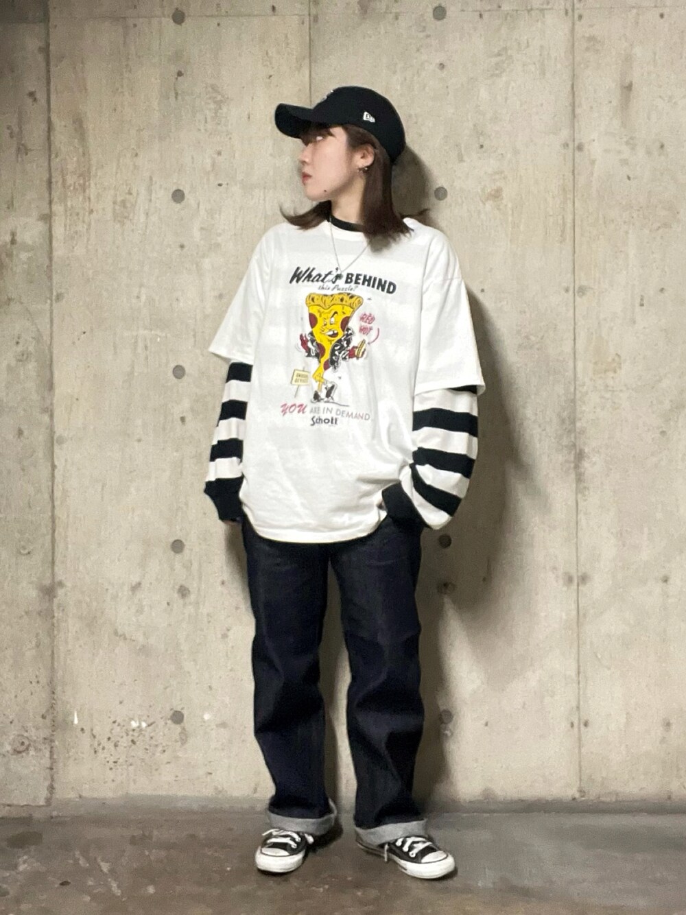 「春、ゆるコーデ、春服みてみて、オーバーサイズ、パンツコーデ、スニーカー、デニムパンツ、プリントT、converse、ビッグシルエット、SCHOTT、ゆるだぼ、ストリートコーデ、アメカジコーデ」｜「schottのSchott×NEWERA/ショット×ニューエラ/9TWENTY TYPE 'SB'/ SBキャップ（キャップ、ブラック系）」を使った、Miyuさん（レディース・160cm）の春コーディネートの1枚目の写真