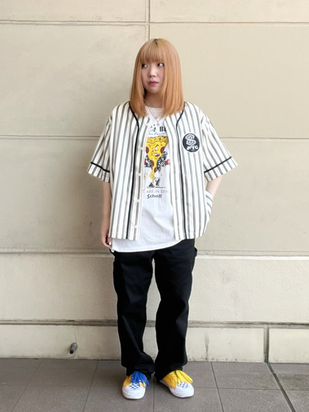 「初夏コーデ、夏だ！Tシャツ着よう！、レイヤードスタイル、ベースボールシャツ、ペインターパンツ、ストリート、ストリートコーデ、オーバーサイズ、SCHOTT」｜「schottのSchott/ショット/STRIPE BASEBALL SHIRT/ストライプ ベースボールシャツ（シャツ/ブラウス、ホワイト系）」を使った、Miyuさん（レディース・160cm）の春コーディネートの1枚目の写真